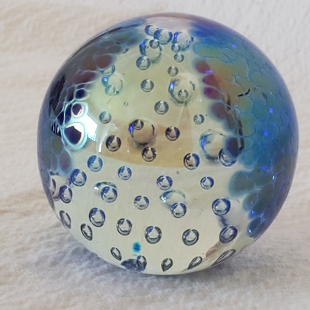 Art Glass Paperweight Controlled Bubbles Iridescent - Picture 4 of 7